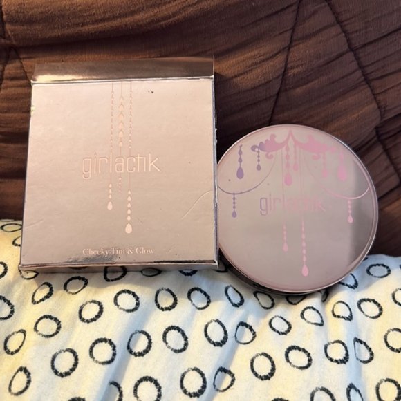 GIRLACTIK Cheeky Tint & Glow Duo-  Shade LA VIE-- NEW NIB - Picture 2 of 5